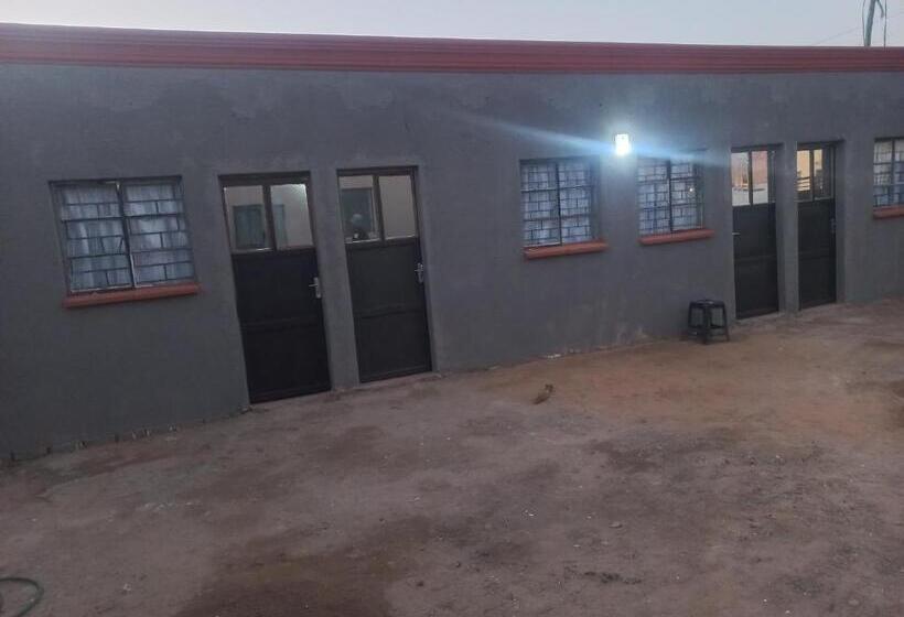 Pansiyon Little Flowers Guesthouse