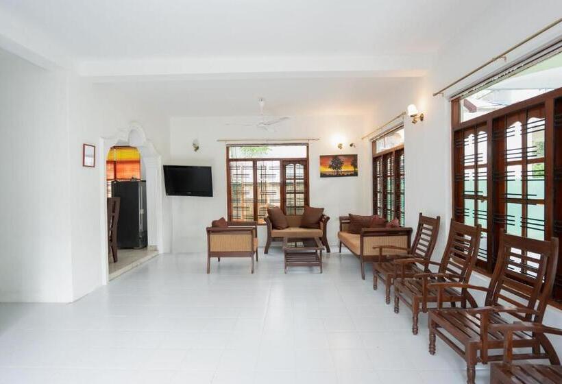 ペンション Little Villa Tourist Inn