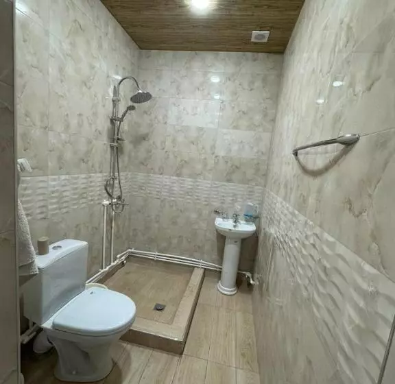 پانسیون Novenc Guest House