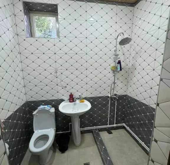 پانسیون Novenc Guest House