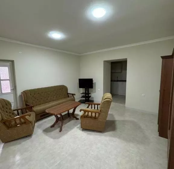 پانسیون Novenc Guest House