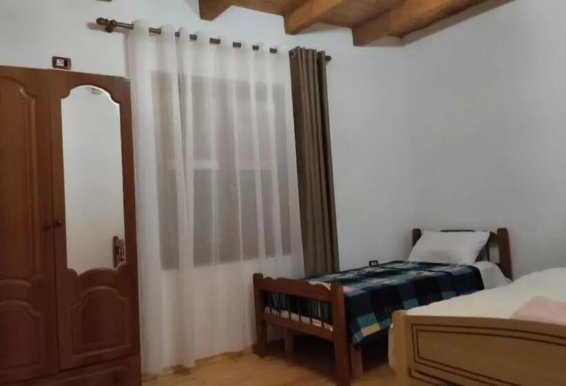 Pensió Vellezrit Shkambi