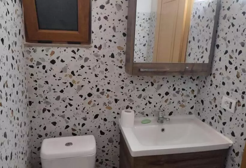 Pensió Vellezrit Shkambi