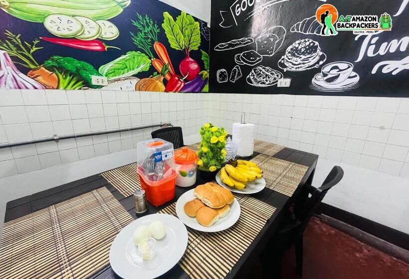 تختخواب و صبحانه A&t Amazon Backpacker`s