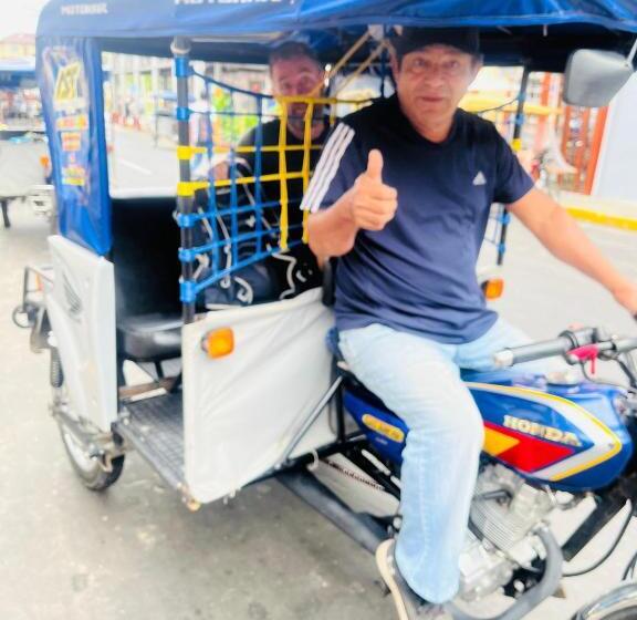 تختخواب و صبحانه A&t Amazon Backpacker`s