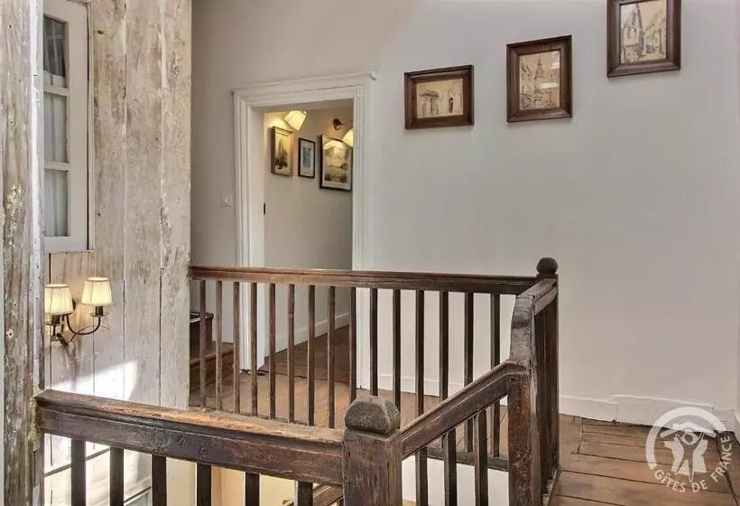 Aamiaismajoitus (B&B) Guest House Saint Yves