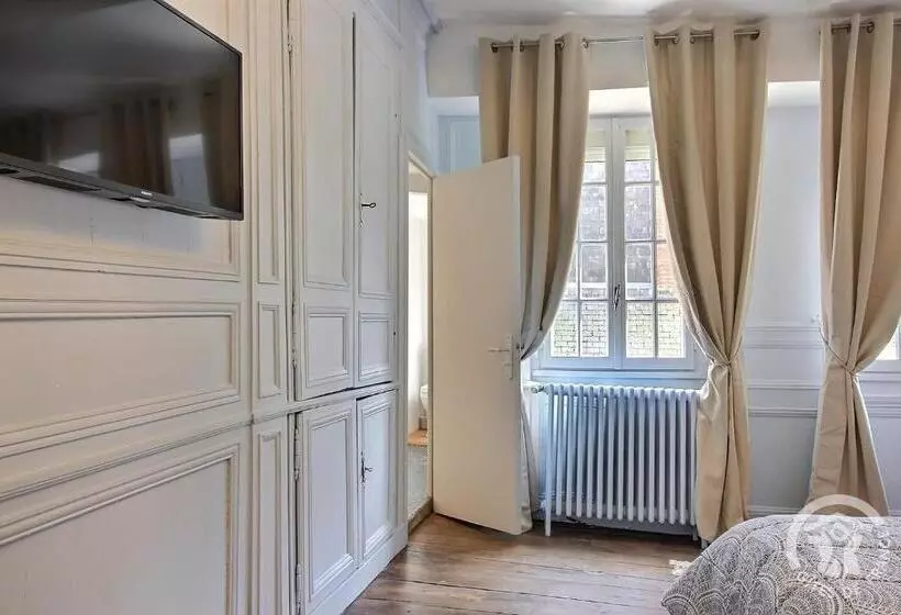 Aamiaismajoitus (B&B) Guest House Saint Yves