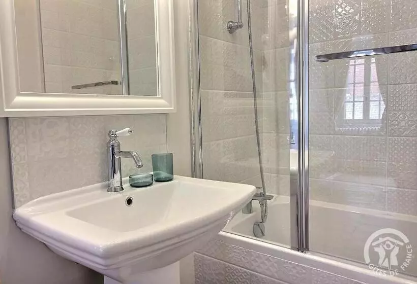 Aamiaismajoitus (B&B) Guest House Saint Yves