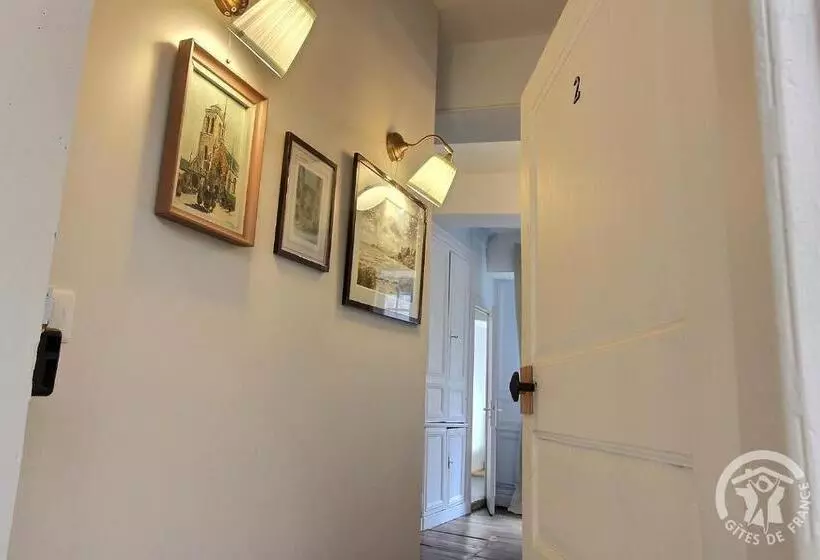 Aamiaismajoitus (B&B) Guest House Saint Yves