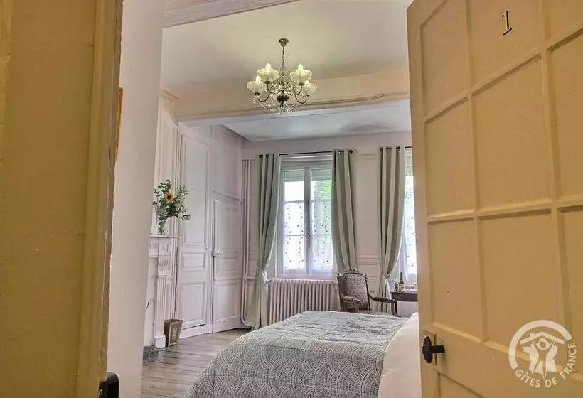 Aamiaismajoitus (B&B) Guest House Saint Yves