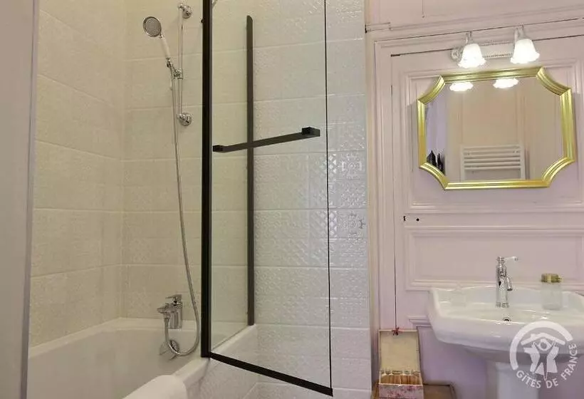 Aamiaismajoitus (B&B) Guest House Saint Yves