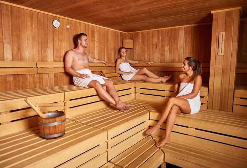 Explorer Hotel Stubaital