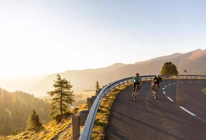 Explorer Hotel Stubaital