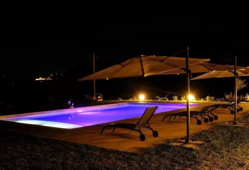 Hotelli Agriturismo Borgo Delle Rose