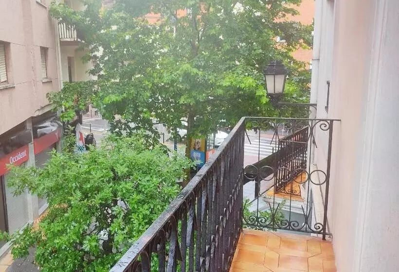 هتل Lauxeta Berria