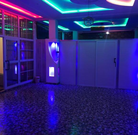 Micmoni Royal Hotel And Suite