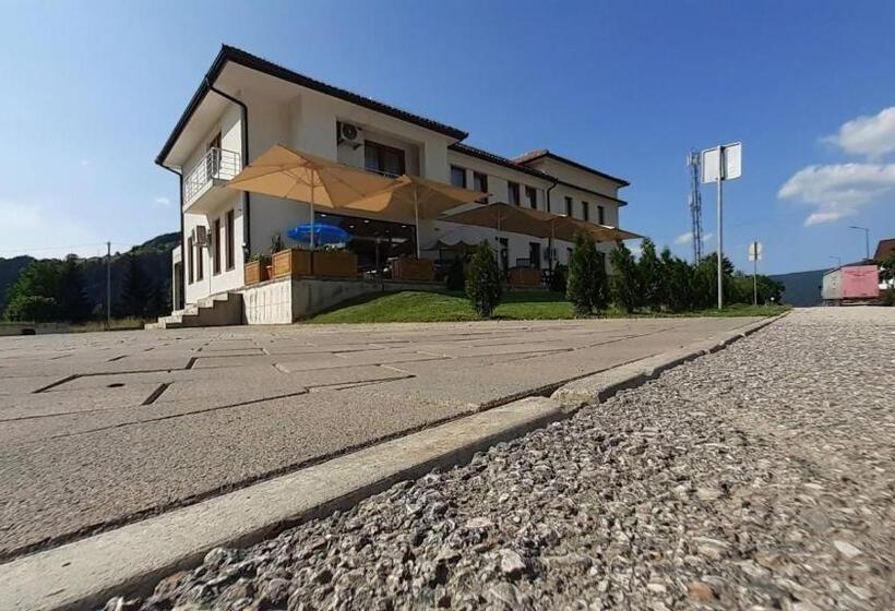 مُتل Restoran Apartmani Han