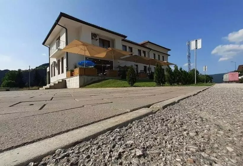 مُتل Restoran Apartmani Han