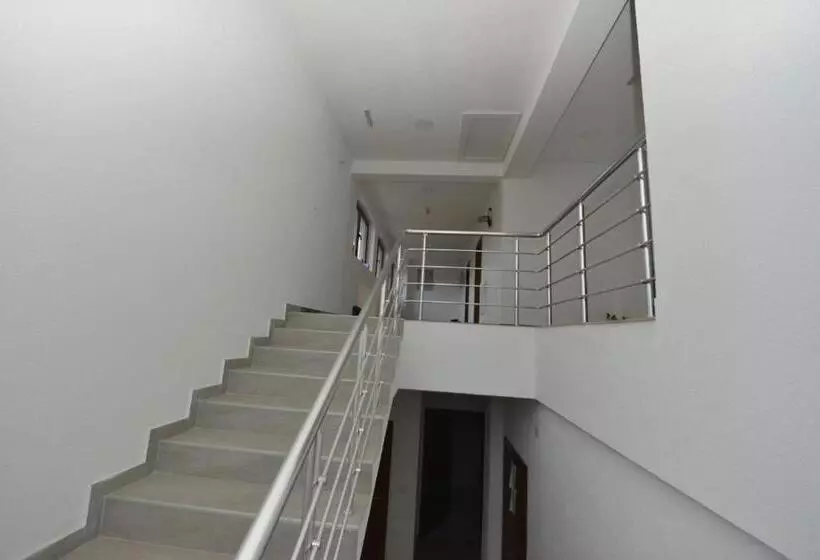 مُتل Restoran Apartmani Han