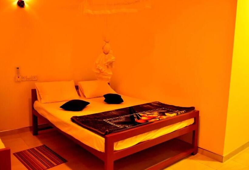 بنسيون Lake Forest Lodge