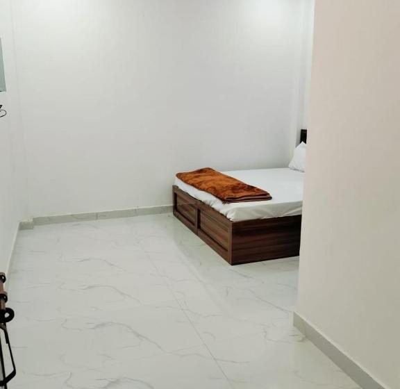 بنسيون Mohit Guest House