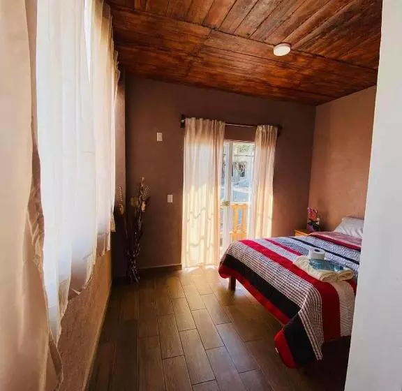 هاستل Casa Figueroa