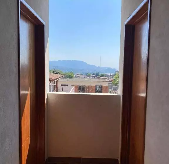 هاستل Casa Figueroa