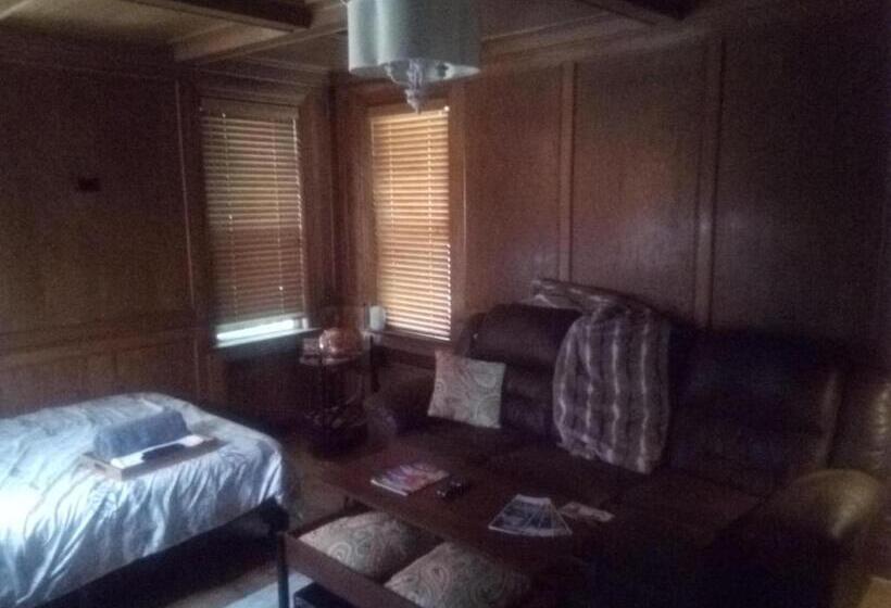 Bed and Breakfast Dunjen Manor