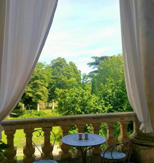 Bed and Breakfast La Chambre Du Château De Puisseguin