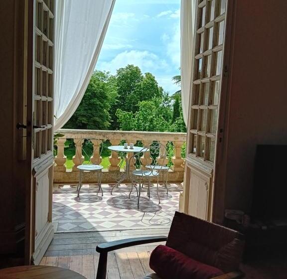 Bed and Breakfast La Chambre Du Château De Puisseguin