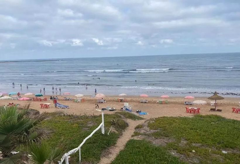 Aamiaismajoitus (B&B) Maison D Hôte Sur La Plage De Bouznika