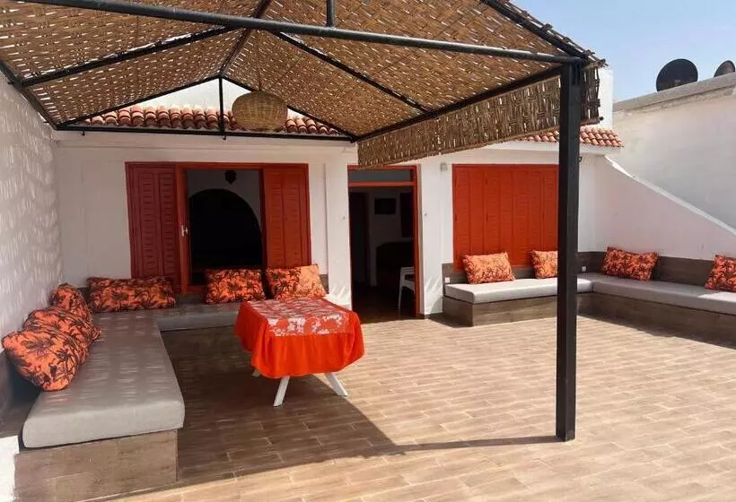 Aamiaismajoitus (B&B) Maison D Hôte Sur La Plage De Bouznika