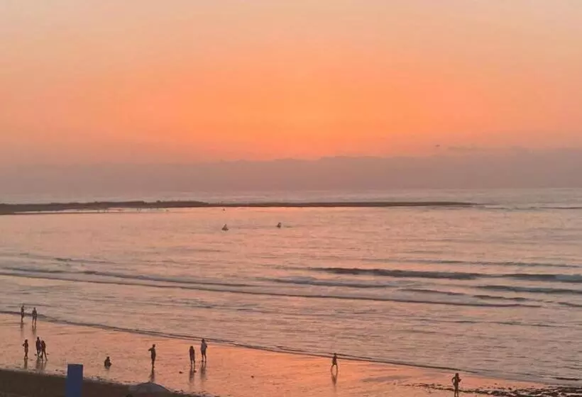 Aamiaismajoitus (B&B) Maison D Hôte Sur La Plage De Bouznika