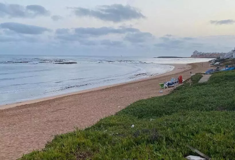 Aamiaismajoitus (B&B) Maison D Hôte Sur La Plage De Bouznika