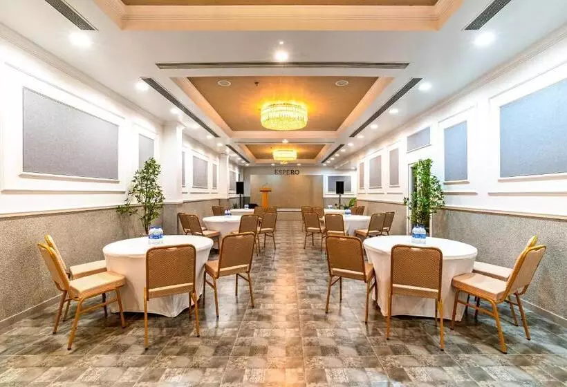 Hotelli Espero Inn Malappuram