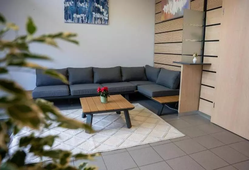 Hotelli Officepoint   Konferenzraum   Keine übernachtung!