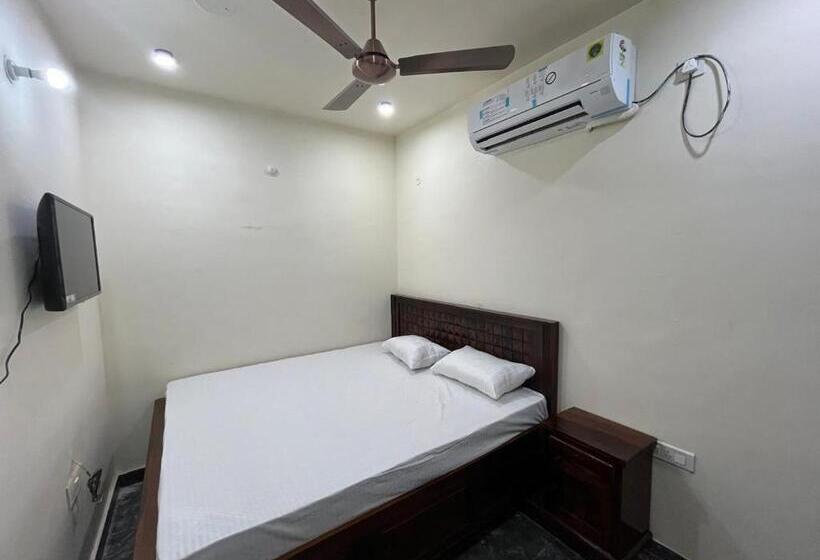 酒店 The Jain Cottage