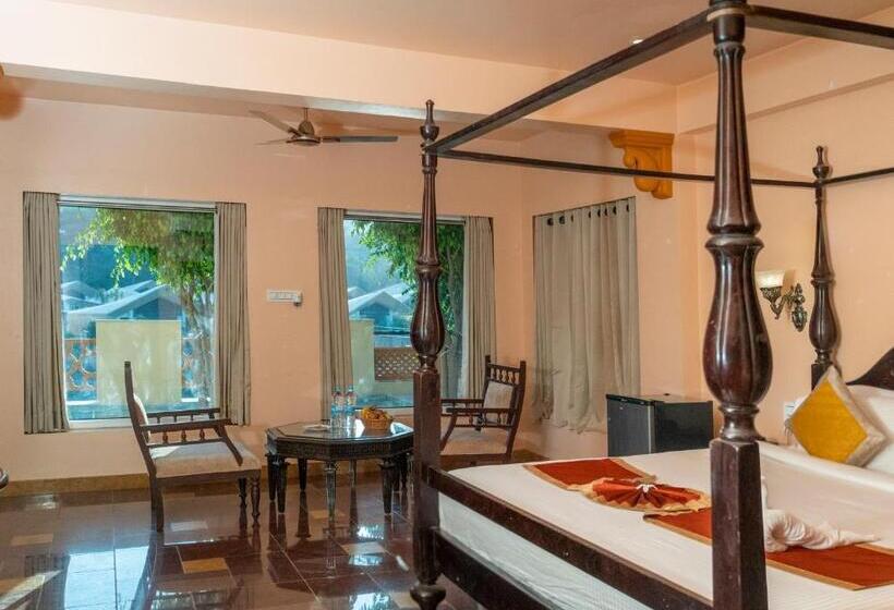 Отель Unvr A Peace Full Farmhouse Resort Udaipur