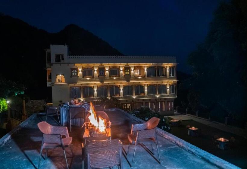 Отель Unvr A Peace Full Farmhouse Resort Udaipur