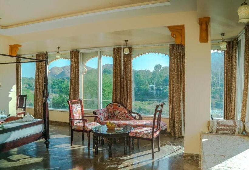 Отель Unvr A Peace Full Farmhouse Resort Udaipur