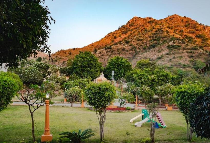 Отель Unvr A Peace Full Farmhouse Resort Udaipur