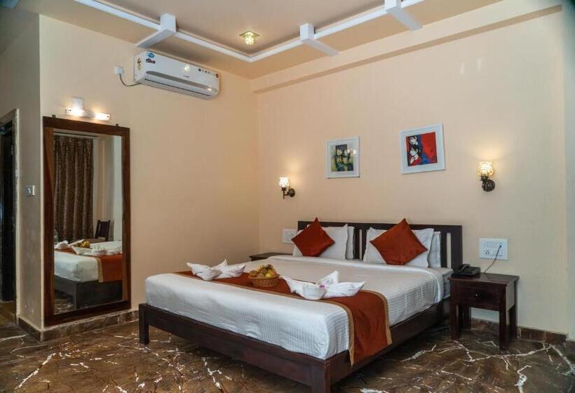 Отель Unvr A Peace Full Farmhouse Resort Udaipur