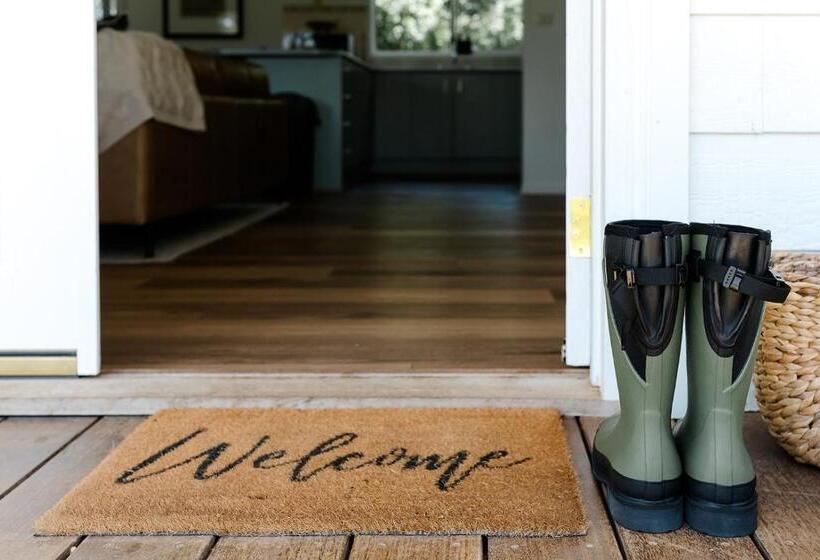 Отель Wahgunyah Farm Stay