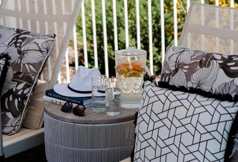 Отель Wahgunyah Farm Stay