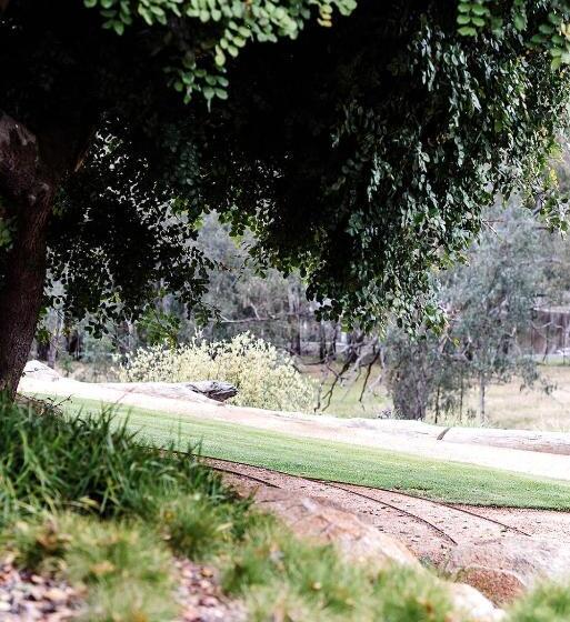 Отель Wahgunyah Farm Stay