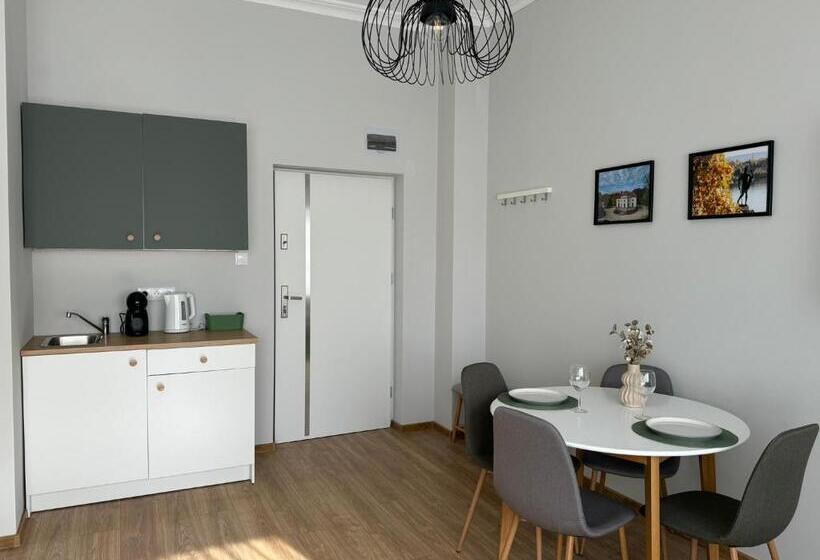 Kastélykert Vendégház Tata