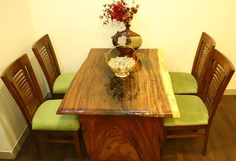 Mani Hotel And Restaurant