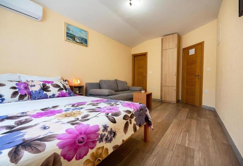 پانسیون Guest House Ardiana