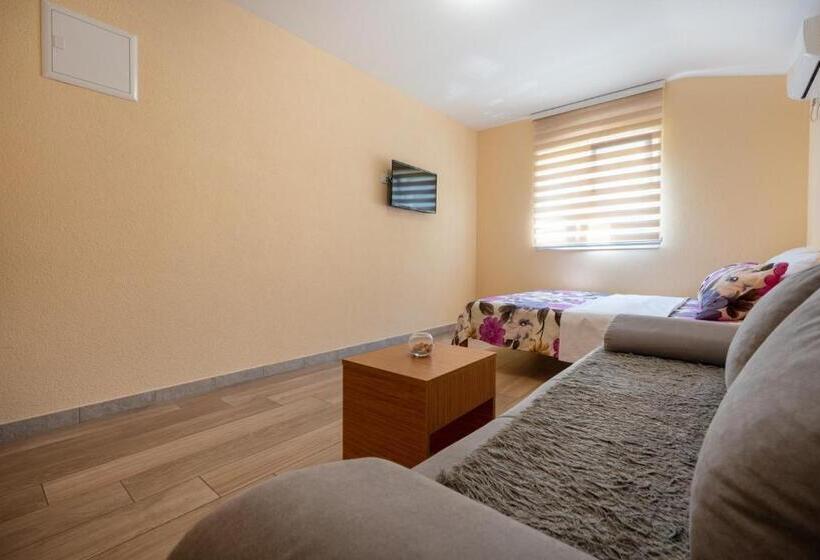 پانسیون Guest House Ardiana