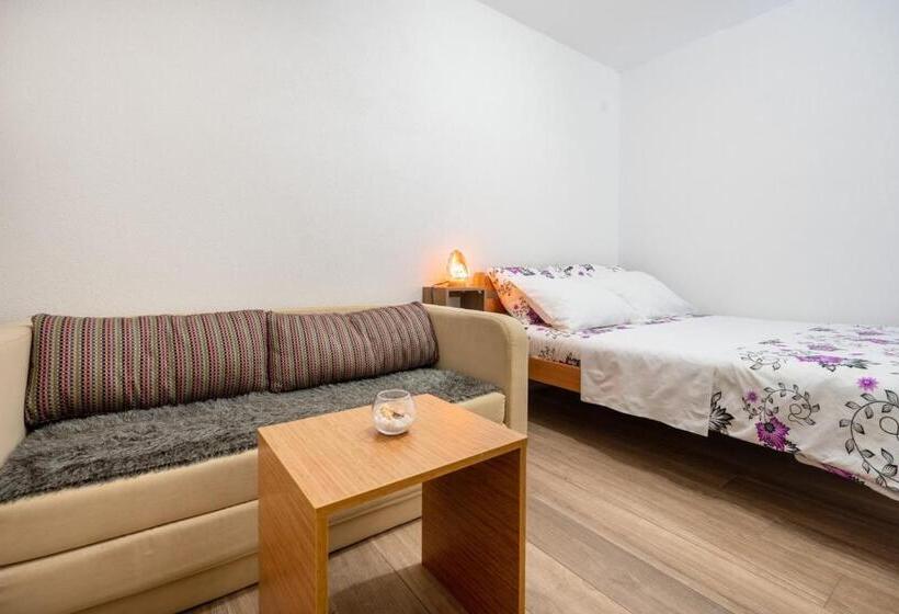 پانسیون Guest House Ardiana